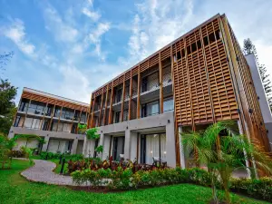 Le Petit Village Boutique Hotel & Spa