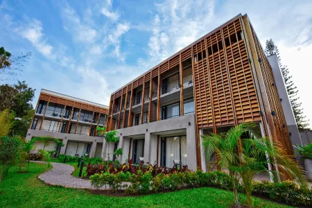 Le Petit Village Boutique Hotel & Spa