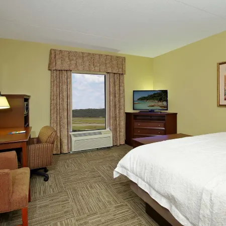 Hampton Inn & Suites Madisonville