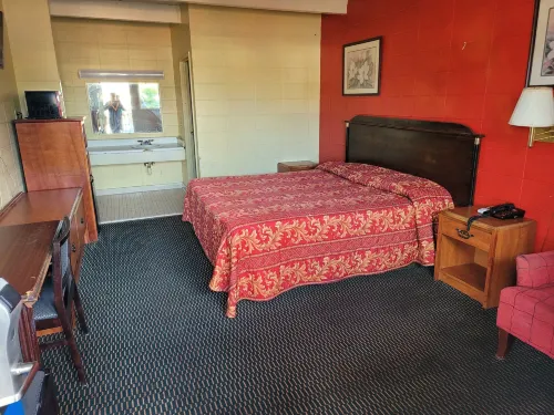 Relax Inn Hotels in George County