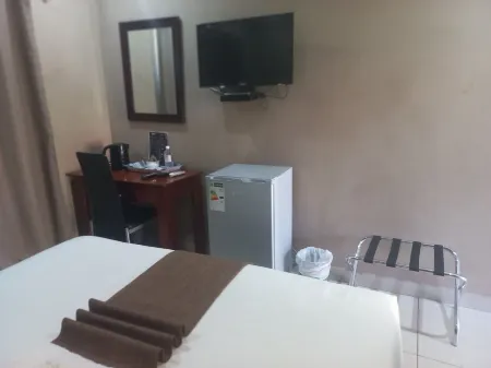 ShakeVille Guest House Отели в г. Шакаве