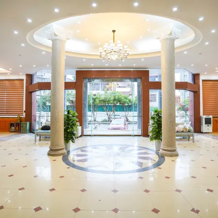 Phu Quy Hotel Near Dong Kinh Market