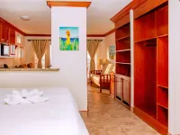Mayan Princess Hotel Hotels near John Greif II Airport