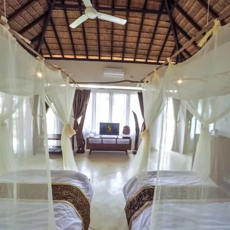 S Hotel and Resort