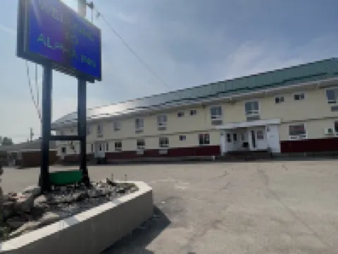 Alpha Inn Hotels in Wawa