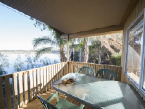 Mundic Waterfront Cottages Hotels in Renmark