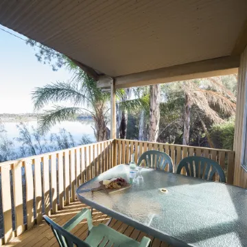 Mundic Waterfront Cottages