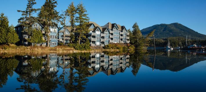 Waters Edge Shoreside Suites Отели в г. Вклуэлет
