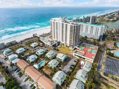 Sandy Feet - Includes Beach services Hotels near Leeward Key - Seas the View 602