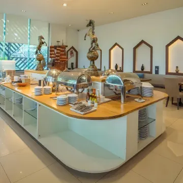 Rimkhobfa Urban Resort Отели рядом с достопримечательностью «Ват Асокарам»