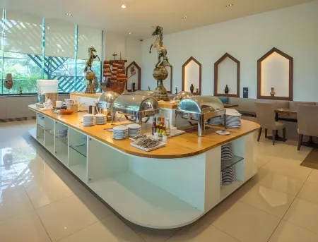 Rimkhobfa Urban Resort Отели рядом с достопримечательностью «Крокодиловая ферма Самутпракан»