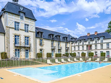 Château de Kergonano, Отели в г. Бадан