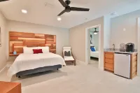 6 Bed 4 Bath Home Heated Pool Spa & Golf Simulator