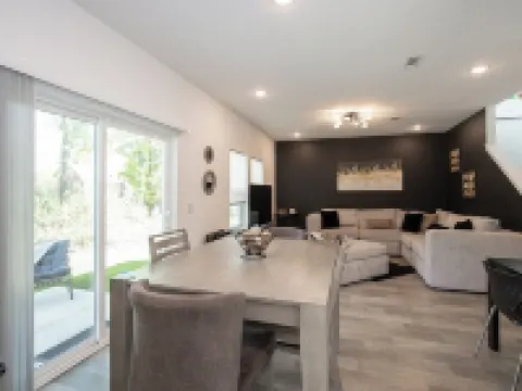 Modern 3Bdrm Home | Family-Friendly, Close to Zoo Hotels in Akron