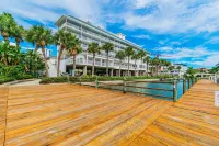 Dockside 504 with private balcony and beautiful views