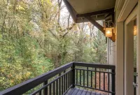 Granny Flat in leafy SW Portland