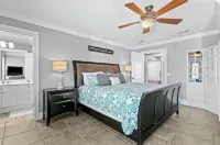 4Br Private Beach Access with Pool & Golf Cart
