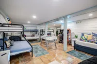 The Lighthouse - Beachfront - Perfect for Groups