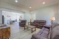 Newly Renovated & Spacious 4/3.5 Peaks Ridge @ Downtown Clayton - Pet Friendly!