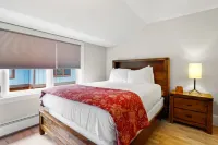 Cozy Gas Fireplace and Access to Upper Village Pool - Charming Retreat