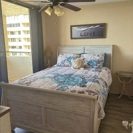 Beautiful 4th floor Gulf View Condo