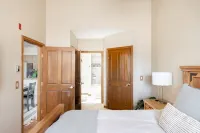Private Balcony and Ergonomic Workspace - Stunning Mountain Vista Hoteles en Avon