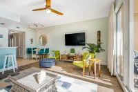 Tropical, waterfront oasis with furnished balcony, pools, & beach access Hotels in Lower Grand Lagoon