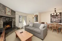 Heated Pool and Cozy Patio - Inviting Winter Park Haven Hotels in Tabernash