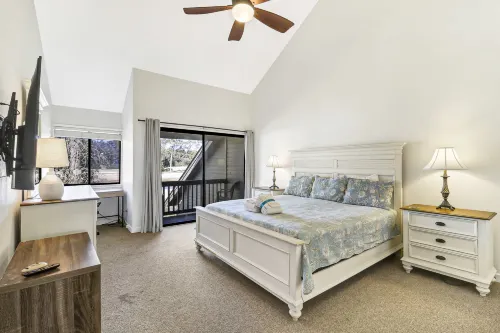 Golf Course Views and Resort Amenities - Spacious Golfers Paradise