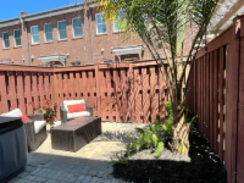 De Luxe Chalet Near Forsyth Park w/Hot tub