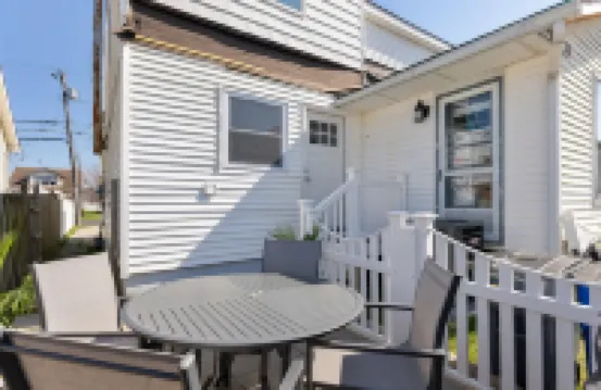 Modern Kitchen and Outdoor Patio with Grill - Stunning Seaside Escape