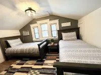Enjoy this Private & Centrally Located 2 bed/2 bath Loft Hotels in Ouray