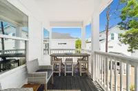 Coastal Vibes and Spacious Living - Charming Florida Retreat Hotel di Inlet Beach