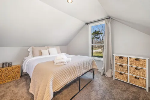 Cozy Backyard and Smart TV - Charming Mountain Biker Haven Hotels in Bentonville