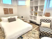 Cozy Patio and Spacious Living Area - Charming College Hill Haven Hotels in Providence