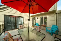 Gorgeous Golf Course Views and Open Layout - Charming Beach Haven Hotels in Seabrook Island