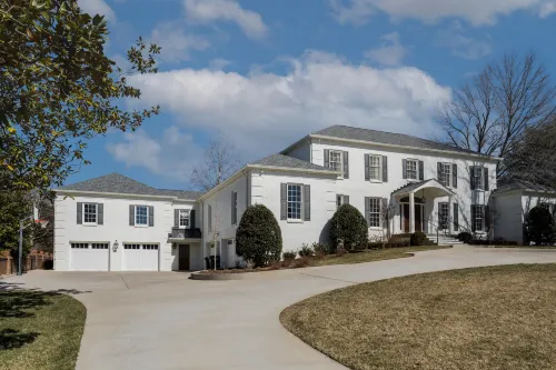 Gorgeous Estate with Game Room and Luxury Services - Exquisite Retreat