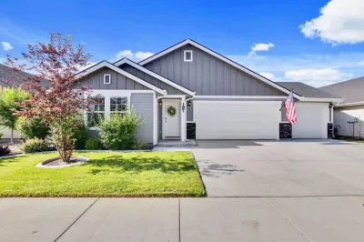 The Meridian Manor | Private 4 Bedroom Home Hotels near E Salon & Med Spa