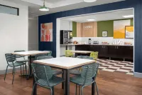Spark by Hilton Tampa Brandon - parking