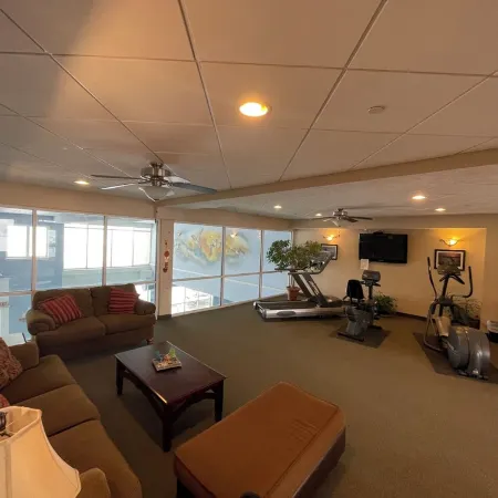 Lakefront Condo 2Br/2ba 208 Indoor Pool, Beach/Balcony. Rent 3/4th Free-Ask