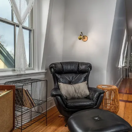 Spacious, Sleek, and Luxurious two-bedroom in Historic Westside of Providence