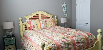 "Sea Anemone" Beautiful and Spacious, Great for Large Groups, Amazing Pool Area!