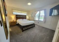 THE CLASSIC OCEAN BEACH HOUSE: 6 QUEEN 1 SOFA BED