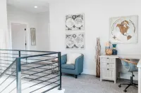 Knockout home in downtown Gilbert, with Jacuzzi