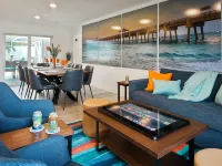 Ocean Waves Escape! An Upscale Poolside Retreat!