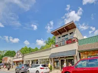 Luxurious loft escape at  Down Town Blue Ridge! Walk to everything! No driving!
