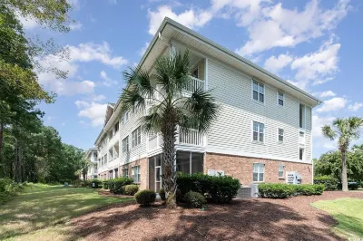 Relaxing 2Br Golf & Beach Retreat | Saltwater Pool