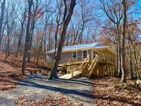 Charming Cabin with Fire Pit and Hammock - Tranquil Mountain Retreat Hotels in DeKalb County