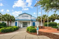 3 BEDROOM BEACH HOUSE WITH GOLF CART!