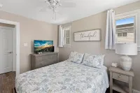 BEACHFRONT Home with HEATED POOL in North Cape May!!!! - Balkoner